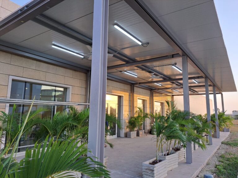 Instalación de iluminación y puntos eléctricos - Comedor, Centro Hospitalario Serena del Mar